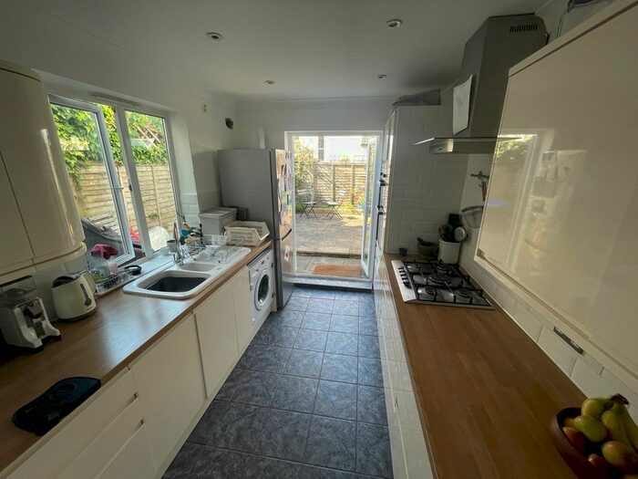 3 Bedroom Terraced House To Rent In Byron Street, Hove, BN3