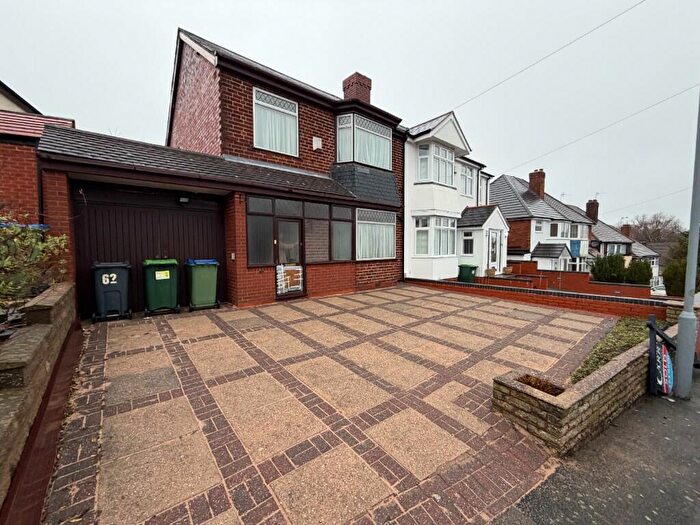 3 Bedroom Semi Detached House To Rent In Pitcairn Road, Smethwick, West Midlands, B67