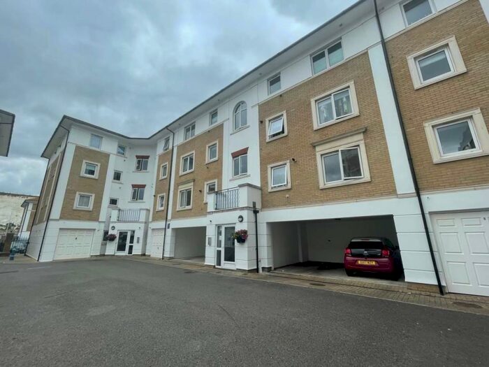2 Bedroom Flat To Rent In Sovereign Court, The Strand, Brighton, BN2