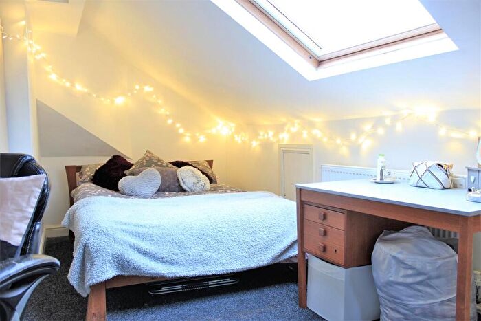 4 Bedroom House To Rent In Bates Street, Sheffield, S10