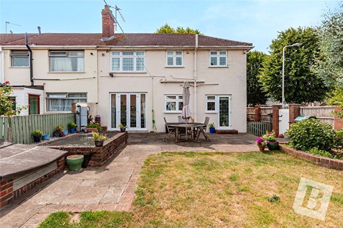 4 Bedroom End Of Terrace House For Sale In Maylands Avenue, Hornchurch, RM12