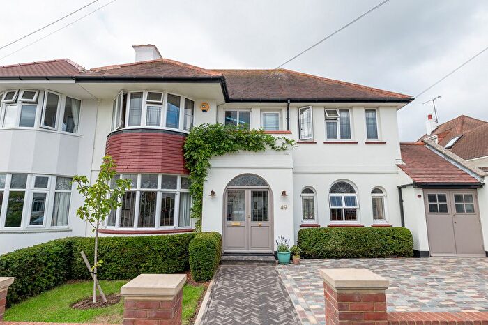 4 Bedroom Semi-Detached House For Sale In Berkeley Gardens, Leigh-On-Sea, SS9
