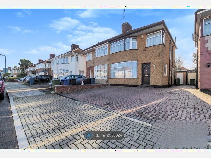 3 Bedroom Semi-Detached House To Rent In Arundel Drive, Harrow, HA2