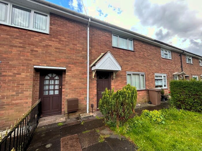 2 Bedroom Property To Rent In Huntington Road, Willenhall, WV12