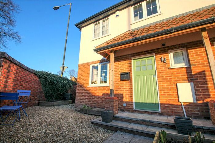 3 Bedroom Semi-Detached House To Rent In Axbridge Road, Knowle BS4