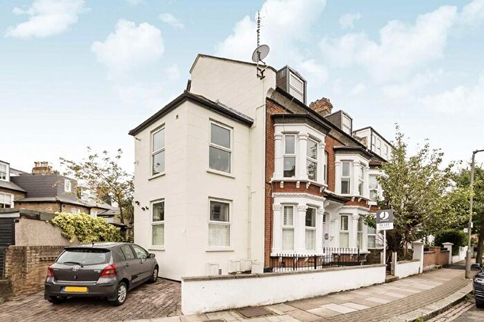 1 Bedroom Flat To Rent In Heslop Road, Balham, SW12