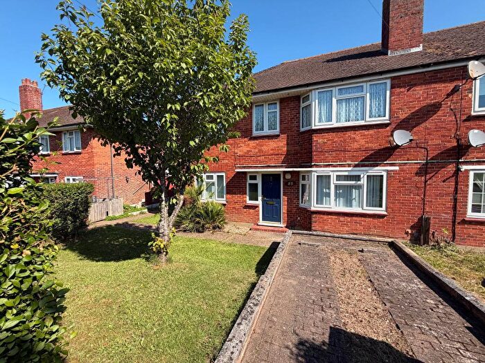 2 Bedroom Maisonette For Sale In King Henrys Drive, Croydon, CR0