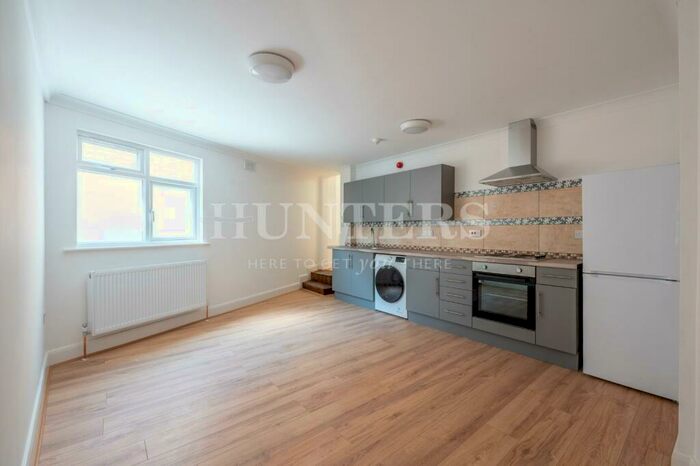 2 Bedroom Flat To Rent In Burnley Road, London, NW10