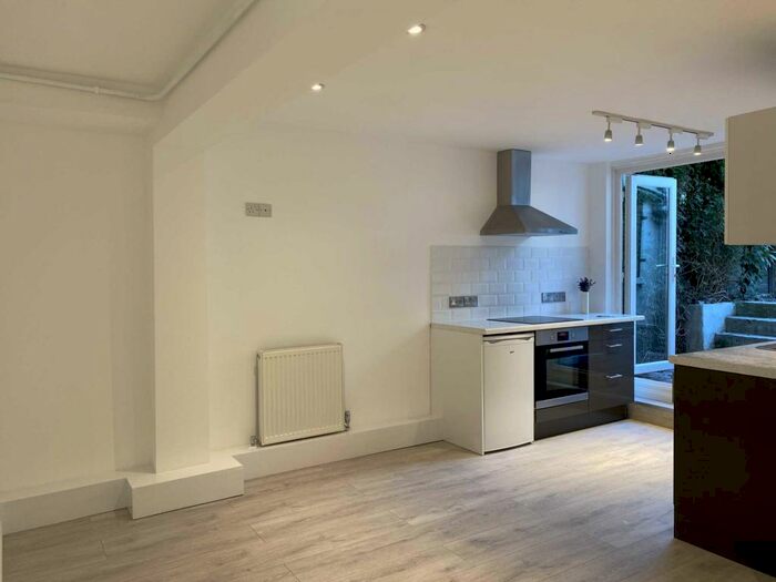 1 Bedroom Flat To Rent In Evelina Road, Nunhead, SE15