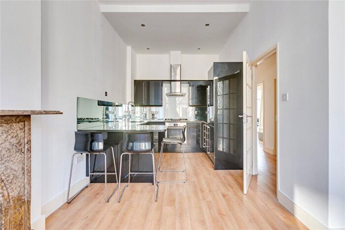 2 Bedroom Flat To Rent In Crossfield Road, Swiss Cottage, NW3