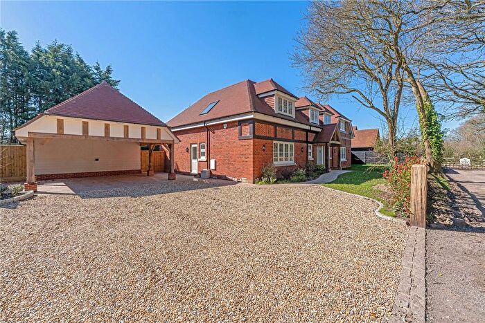 5 Bedroom Detached House For Sale In Browninghill Green, Baughurst, Tadley, Hampshire, RG26