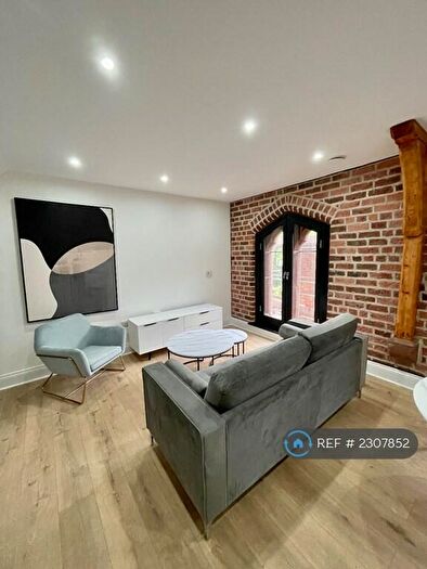 2 Bedroom Flat To Rent In Montini, Liverpool, L13