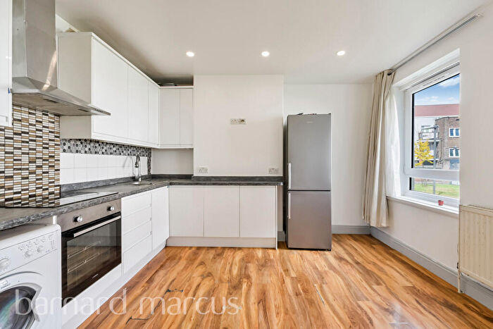 2 Bedroom Flat To Rent In Plumstead Common Road, London, SE18
