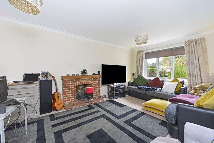 4 Bedroom Detached House For Sale In Napper Place, Cranleigh, GU6