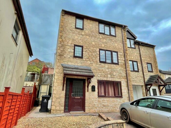 4 Bedroom Semi-Detached House For Sale In Cullimore View, Ruspidge, GL14