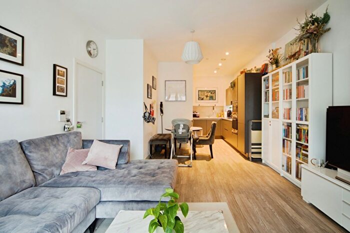 2 Bedroom Flat For Sale In Shipbuilding Way, Upton Gardens, London, E13