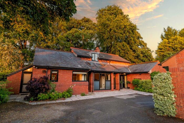 3 Bedroom Detached House For Sale In London Road, Davenham, Northwich, CW9