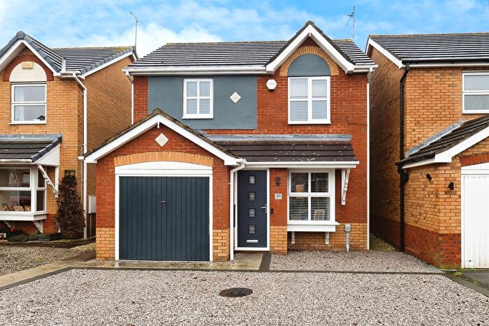3 Bedroom Detached House For Sale In Foxglove Close, Kingswood, Hull, HU7