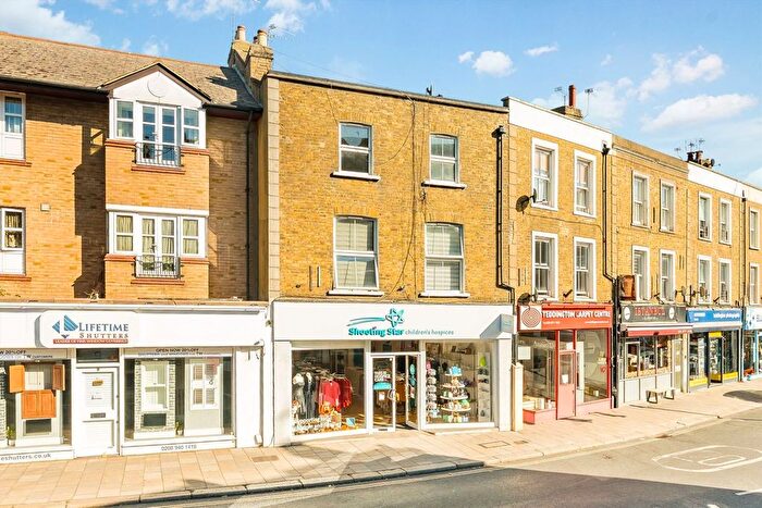 2 Bedroom Flat To Rent In Broad Street, Teddington, TW11