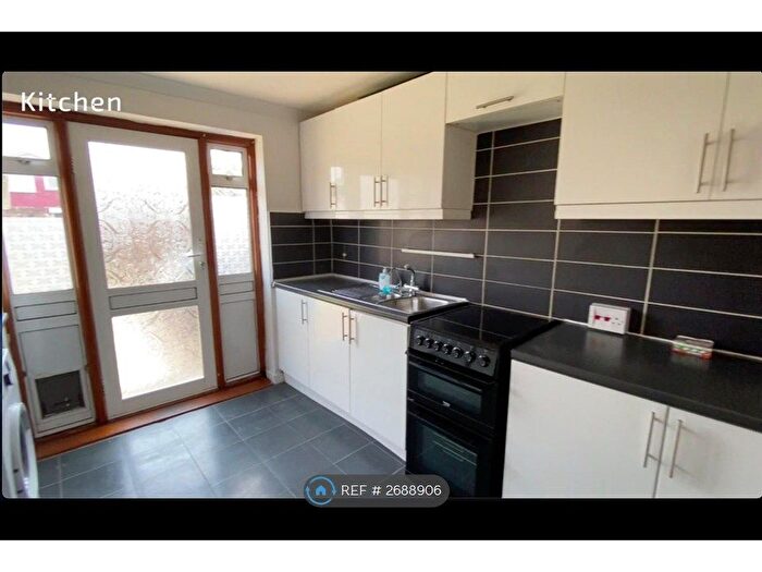 4 Bedroom Terraced House To Rent In Britannia Road, Kingston Upon Thames, KT5