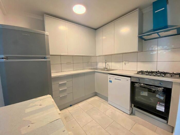 4 Bedroom Flat To Rent In Mina Road, Elephant &amp; Castle, SE17