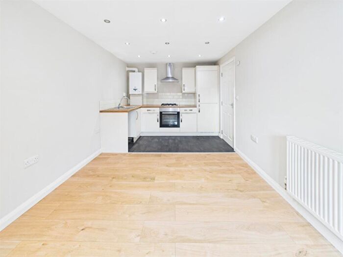 2 Bedroom Apartment To Rent In High Street, Alfreton, DE55