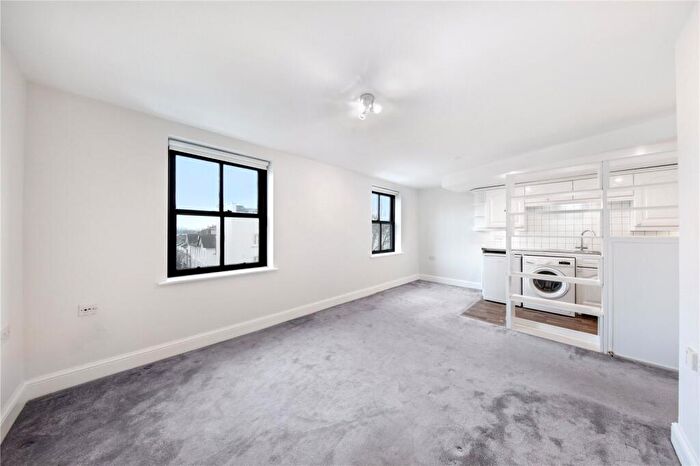 2 Bedroom Flat To Rent In Wordsworth Place, Kentish Town, NW5