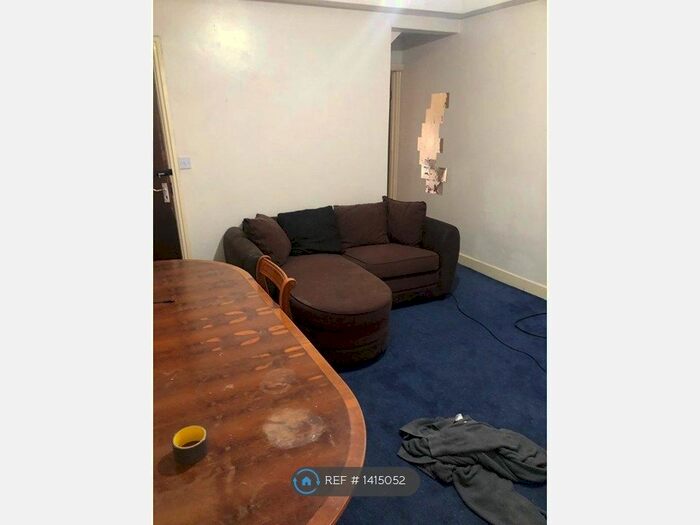 Studio To Rent In Pershore Road, Stirchley, Birmingham, B30