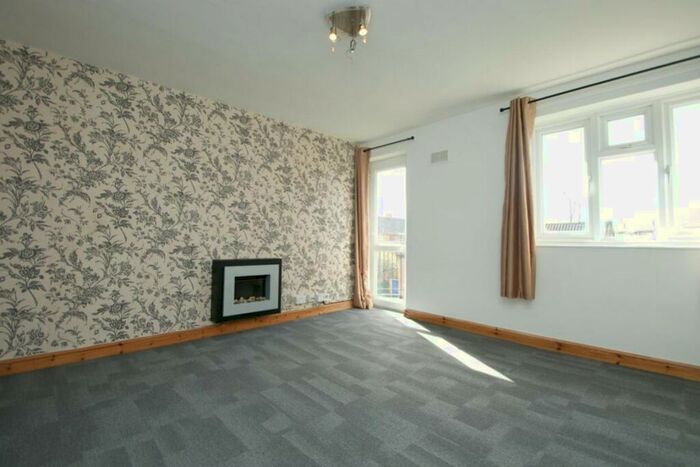 1 Bedroom Flat To Rent In Wyndham Crescent, Burnham, SL1