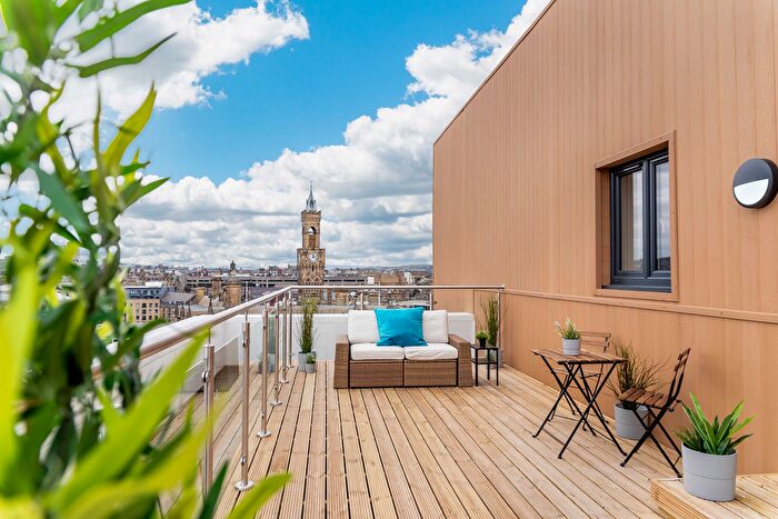 2 Bedroom Flat For Sale In Bradford, BD1