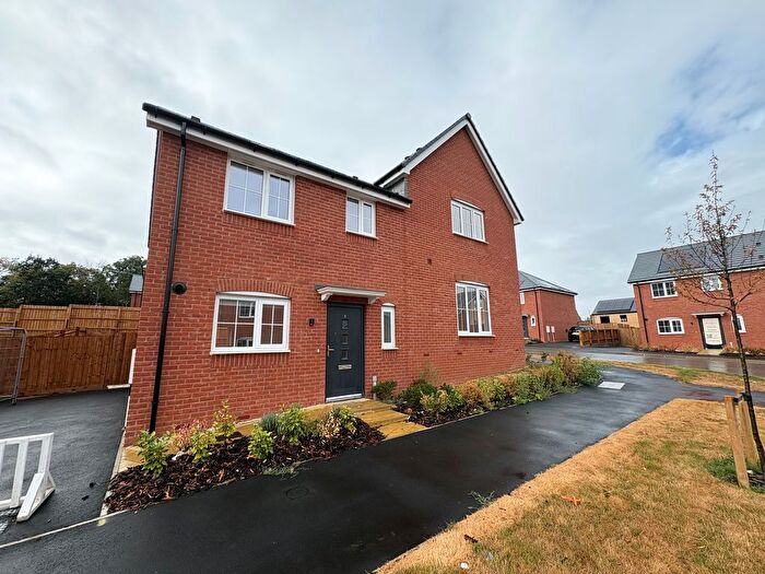 3 Bedroom Semi-detached House To Rent In Constantine Way, Mansfield, NG18