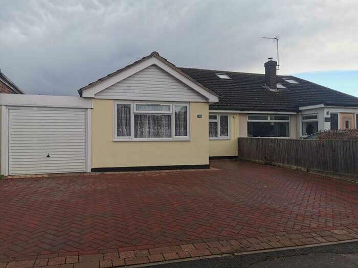3 Bedroom Bungalow To Rent In Ashfield Road, Chesham, HP5