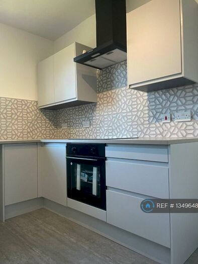 2 Bedroom Flat To Rent In Turret Road, Glasgow, G13