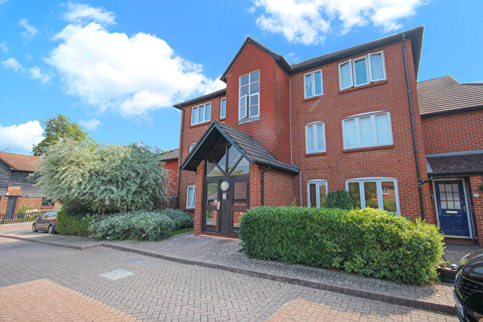 2 Bedroom Apartment For Sale In Warfield, Bracknell, RG42