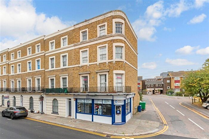 1 Bedroom Flat For Sale In Harmer Street, Gravesend, Kent, DA12