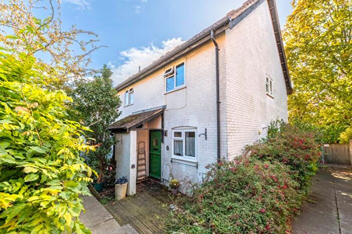 2 Bedroom End Terrace House For Sale In Greenfield Drive, Ridgewood, TN22