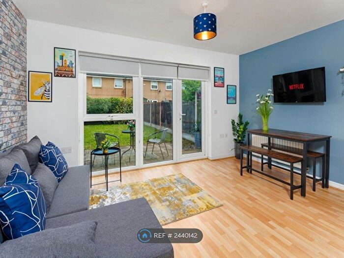 3 Bedroom Terraced House To Rent In Tarleton Street, Manchester, M13