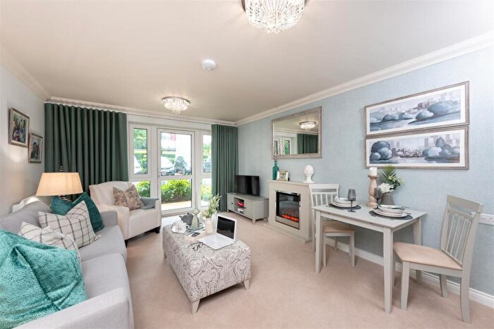 1 Bedroom Retirement Property To Rent In Charrington Lodge, Oxted, RH8