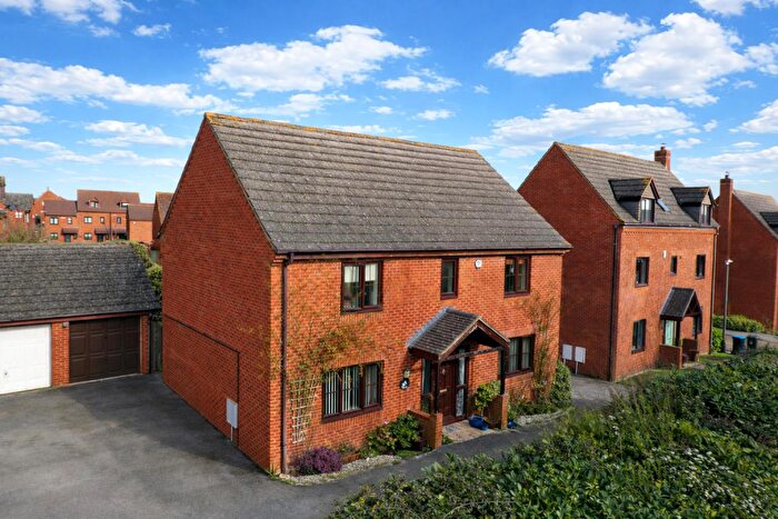 4 Bedroom Detached House For Sale In Minorca Grove, Shenley Brook End, Milton Keynes, MK5