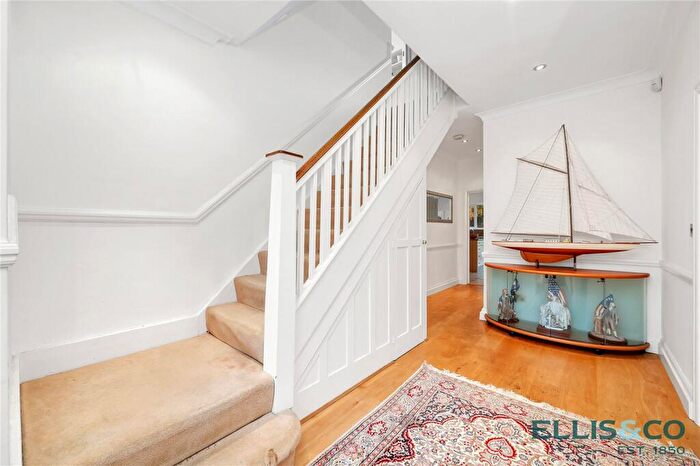 5 Bedroom Detached House For Sale In Claremont Park, Finchley, London, N3