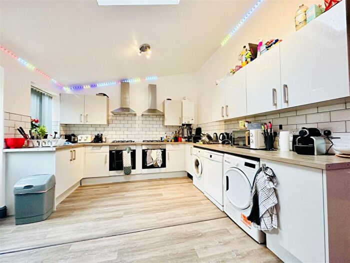 9 Bedroom House To Rent In Derby Road, Nottingham, NG7