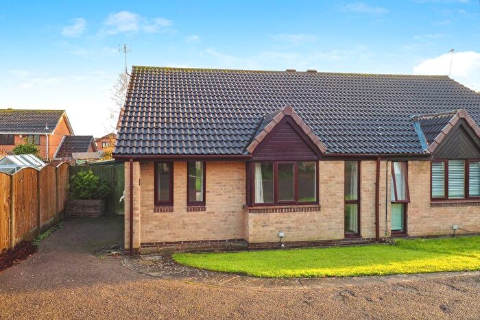 2 Bedroom Bungalow For Sale In Tudor Court, Hucknall, Nottingham, Nottinghamshire, NG15