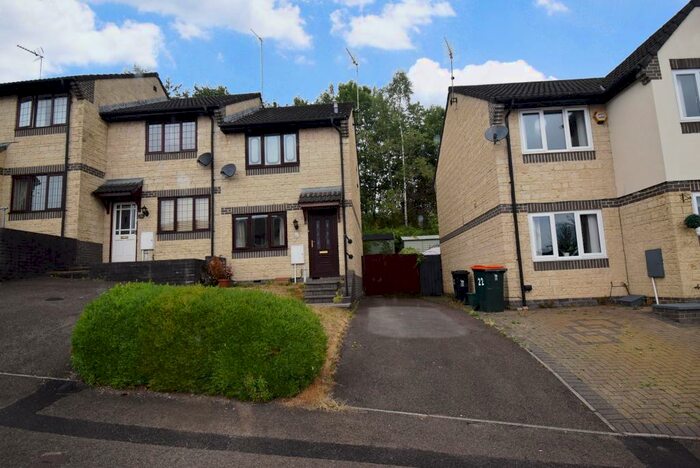 2 Bedroom House To Rent In Violet Walk, Afon Village, Rogerstone, NP10