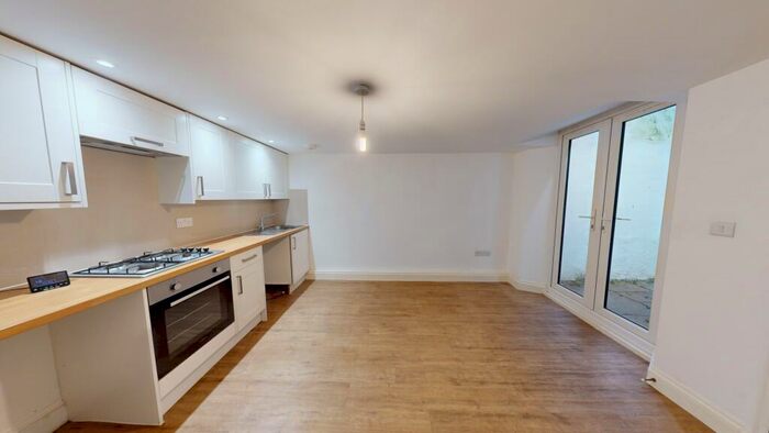 1 Bedroom Flat To Rent In Upper Market Street, Hove, BN3