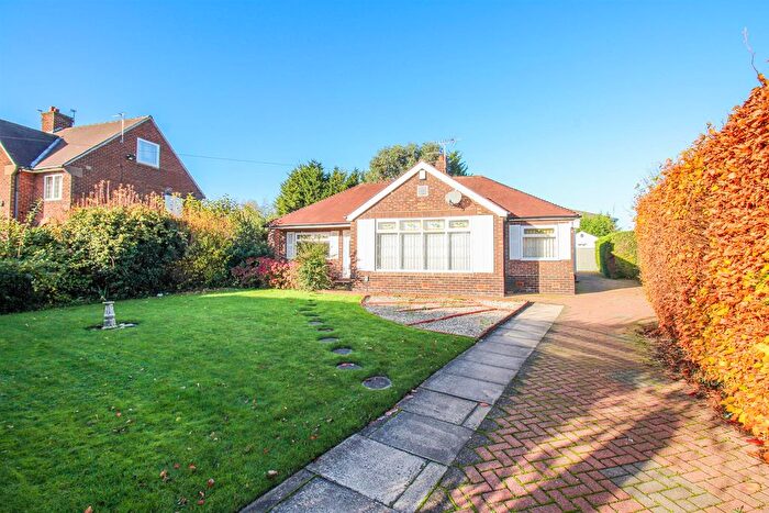 3 Bedroom Bungalow For Sale In Potovens Lane, Wrenthorpe, Wakefield, WF2