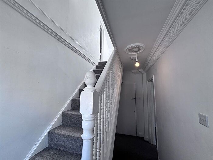 1 Bedroom Flat To Rent In Edward Avenue, London, E4