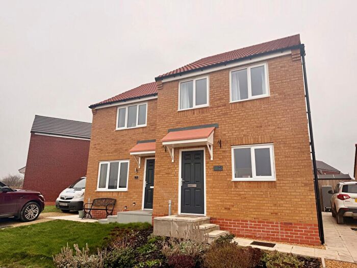 3 Bedroom House To Rent In Motrom Drive, Ingoldmells, Skegness, PE25
