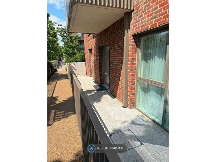 3 Bedroom Flat To Rent In Focus Harrow View, London, HA1