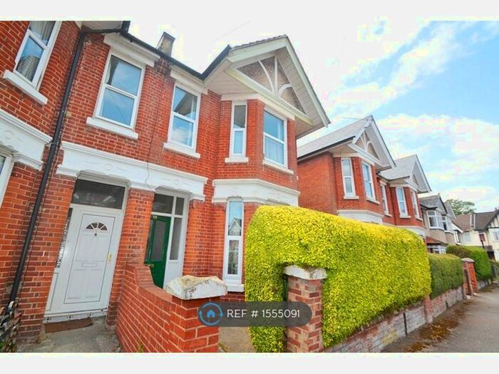 6 Bedroom Semi-Detached House To Rent In Holyrood Avenue, Southampton, SO17