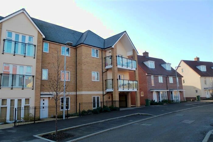 2 Bedroom Flat To Rent In Ronald Eastwood Row, Ashford, TN23